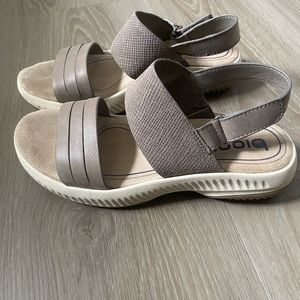 bionica women’s comfort sandals. Size 7.5. Gently used.